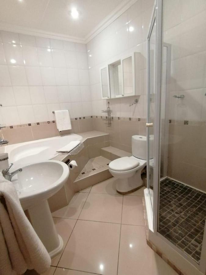 Palm View Guest House Pretoria Ngoại thất bức ảnh